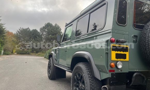 Buy Used Land Rover Defender Green Car in Bridgetown in Barbados Buy Used Land Rover Defender Green Car in Bridgetown in Barbados
