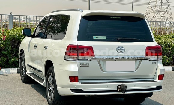 Buy Used Toyota Land Cruiser White Car in Crane in Barbados Buy Used Toyota Land Cruiser White Car in Crane in Barbados