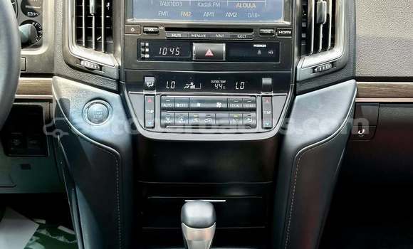 Buy Used Toyota Land Cruiser White Car in Crane in Barbados Buy Used Toyota Land Cruiser White Car in Crane in Barbados