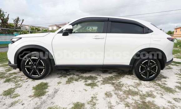 Buy Used Honda Vezel White Car in Bridgetown in Barbados Buy Used Honda Vezel White Car in Bridgetown in Barbados