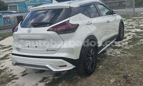 Buy Used Nissan Kix White Car in Crab Hill in Barbados Buy Used Nissan Kix White Car in Crab Hill in Barbados