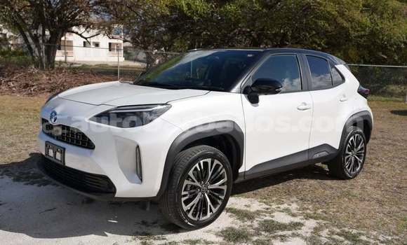 Buy Used Toyota Yaris White Car in Bridgetown in Barbados Buy Used Toyota Yaris White Car in Bridgetown in Barbados