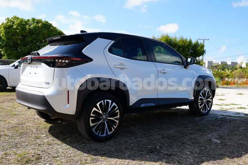 Big with watermark toyota yaris barbados bridgetown 4577