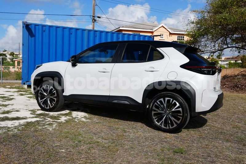Big with watermark toyota yaris barbados bridgetown 4577
