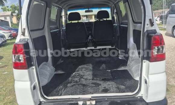 Buy Used Suzuki Swift White Car in Bridgetown in Barbados Buy Used Suzuki Swift White Car in Bridgetown in Barbados