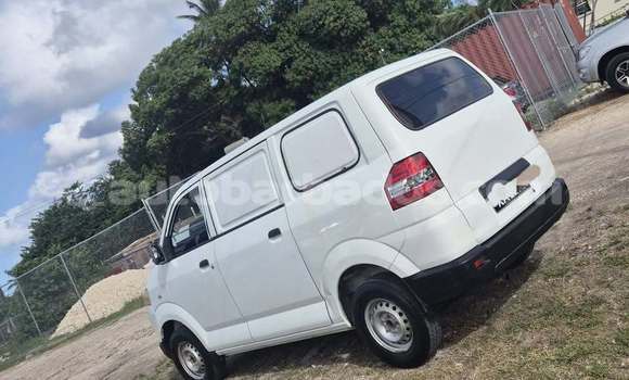 Buy Used Suzuki Swift White Car in Bridgetown in Barbados Buy Used Suzuki Swift White Car in Bridgetown in Barbados