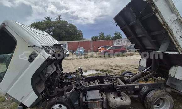 Buy Used Mitsubishi L400 White Truck in Bridgetown in Barbados Buy Used Mitsubishi L400 White Truck in Bridgetown in Barbados