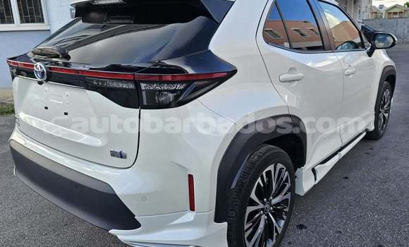 Buy Used Toyota Yaris White Car in Bridgetown in Barbados Buy Used Toyota Yaris White Car in Bridgetown in Barbados