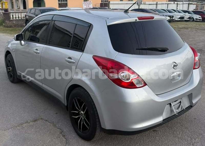 Big with watermark nissan tiida barbados bridgetown 4619