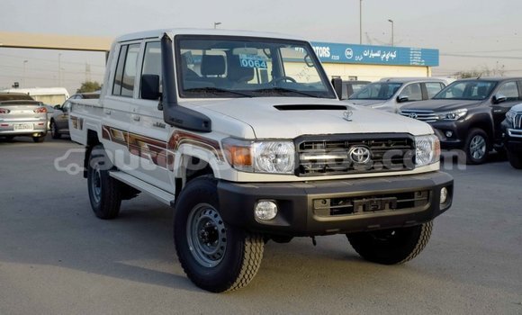 Buy Import Toyota Pickup White Car in Import - Dubai in Barbados Buy Import Toyota Pickup White Car in Import - Dubai in Barbados