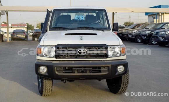 Buy Import Toyota Pickup White Car in Import - Dubai in Barbados Buy Import Toyota Pickup White Car in Import - Dubai in Barbados