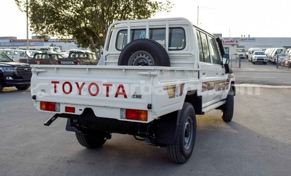 Buy Import Toyota Pickup White Car in Import - Dubai in Barbados Buy Import Toyota Pickup White Car in Import - Dubai in Barbados