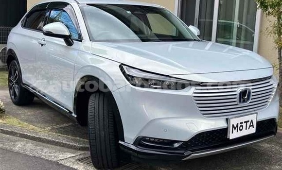 Buy Used Honda Vezel White Car in Bridgetown in Barbados