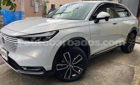 Buy Used Honda Vezel White Car in Bridgetown in Barbados Buy Used Honda Vezel White Car in Bridgetown in Barbados