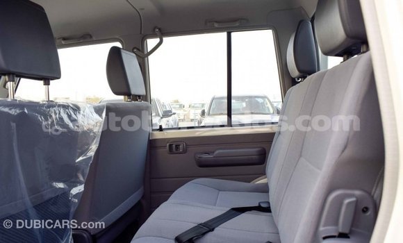 Buy Import Toyota Pickup White Car in Import - Dubai in Barbados Buy Import Toyota Pickup White Car in Import - Dubai in Barbados