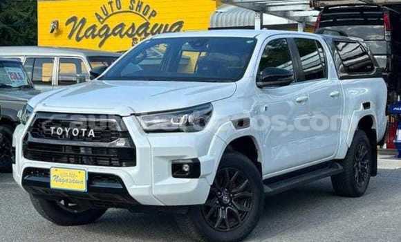 Buy Used Toyota Hilux White Car in Bridgetown in Barbados Buy Used Toyota Hilux White Car in Bridgetown in Barbados