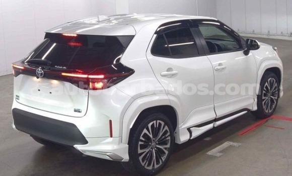 Buy Used Toyota Yaris White Car in Bridgetown in Barbados Buy Used Toyota Yaris White Car in Bridgetown in Barbados