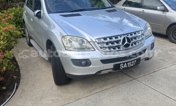 Buy Used Mercedes-Benz ML–Class Silver Car in Holetown in Barbados