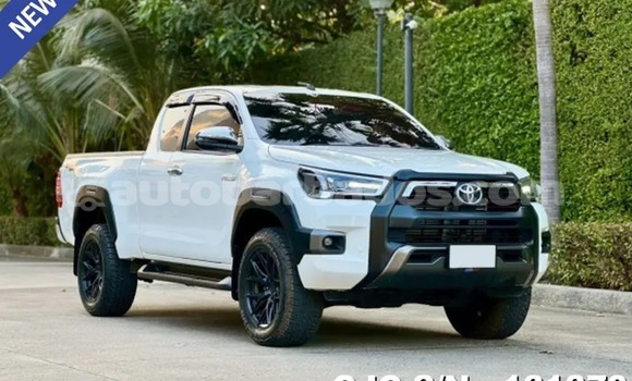 Buy Used Toyota Pickup White Car in Bridgetown in Barbados