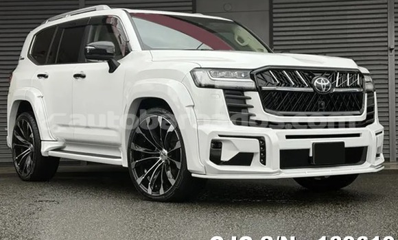 Buy Used Toyota Land Cruiser White Car in Bridgetown in Barbados