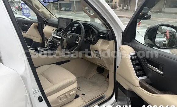 Buy Used Toyota Land Cruiser White Car in Bridgetown in Barbados Buy Used Toyota Land Cruiser White Car in Bridgetown in Barbados