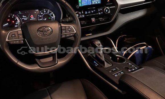 Buy Used Toyota Highlander White Car in Bridgetown in Barbados Buy Used Toyota Highlander White Car in Bridgetown in Barbados