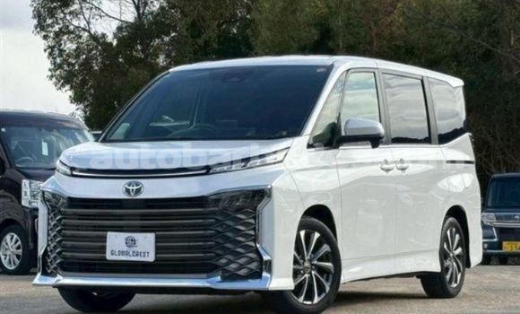 Buy Used Toyota Voxy White Car in Bridgetown in Barbados Buy Used Toyota Voxy White Car in Bridgetown in Barbados