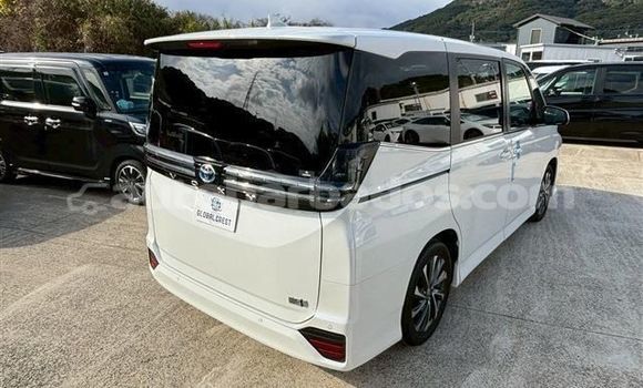 Buy Used Toyota Voxy White Car in Bridgetown in Barbados Buy Used Toyota Voxy White Car in Bridgetown in Barbados