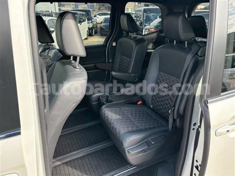 Big with watermark toyota voxy barbados bridgetown 4777