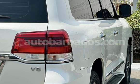 Buy Used Toyota Land Cruiser White Car in Holetown in Barbados Buy Used Toyota Land Cruiser White Car in Holetown in Barbados