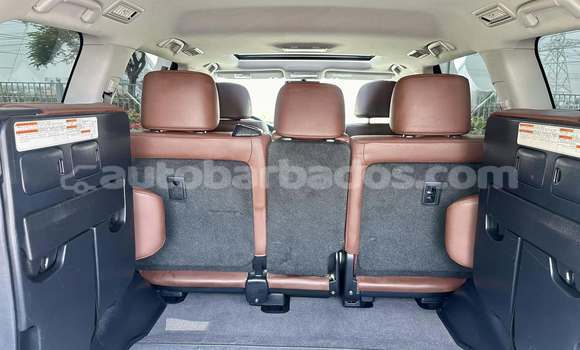Buy Used Toyota Land Cruiser White Car in Holetown in Barbados Buy Used Toyota Land Cruiser White Car in Holetown in Barbados