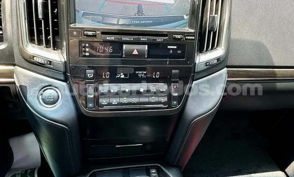 Buy Used Toyota Land Cruiser White Car in Holetown in Barbados Buy Used Toyota Land Cruiser White Car in Holetown in Barbados
