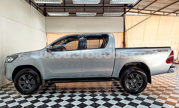 Buy Used Toyota Hilux Silver Car in Bridgetown in Barbados Buy Used Toyota Hilux Silver Car in Bridgetown in Barbados