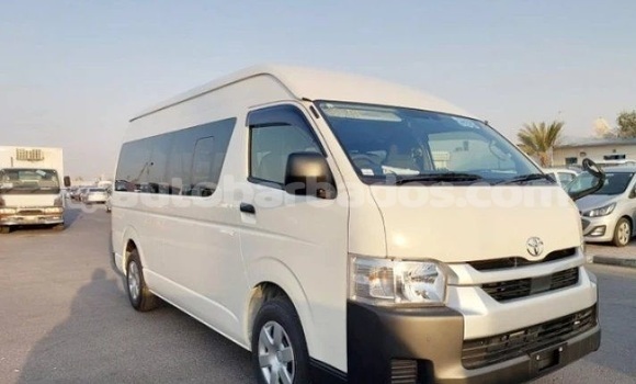 Buy Used Toyota Hiace White Car in Bridgetown in Barbados Buy Used Toyota Hiace White Car in Bridgetown in Barbados