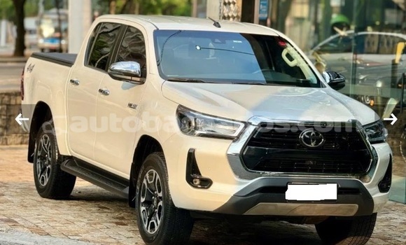 Buy Used Toyota Hilux White Car in Bridgetown in Barbados