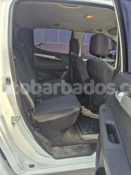 Big with watermark isuzu d max barbados bridgetown 4817