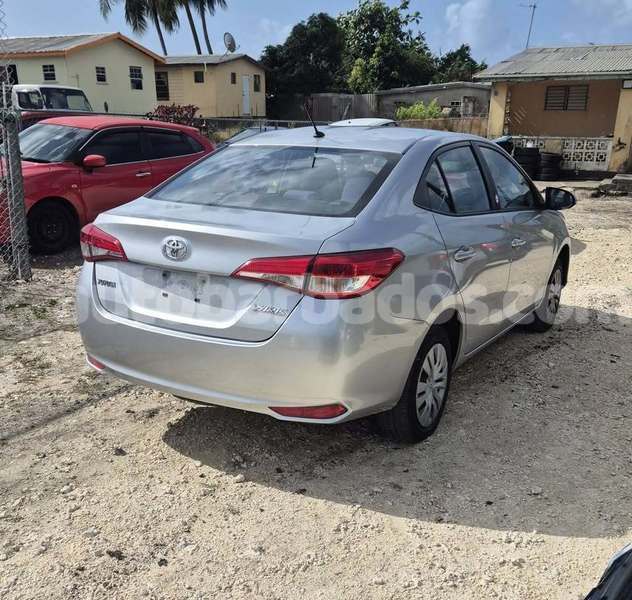 Big with watermark toyota yaris barbados bridgetown 4819