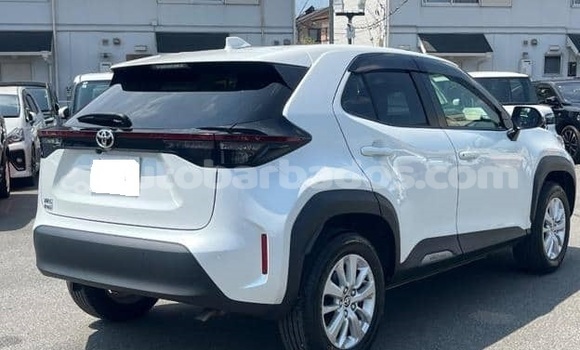 Buy Used Toyota Yaris White Car in Bridgetown in Barbados Buy Used Toyota Yaris White Car in Bridgetown in Barbados