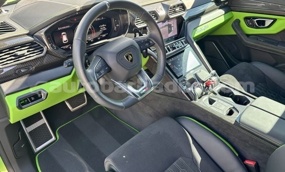 Buy Used Lamborghini Urus Green Car in Bridgetown in Barbados Buy Used Lamborghini Urus Green Car in Bridgetown in Barbados