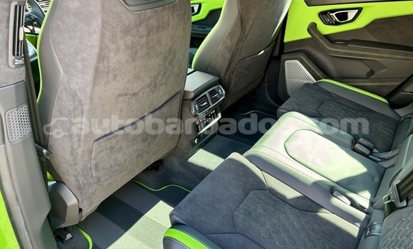 Buy Used Lamborghini Urus Green Car in Bridgetown in Barbados Buy Used Lamborghini Urus Green Car in Bridgetown in Barbados
