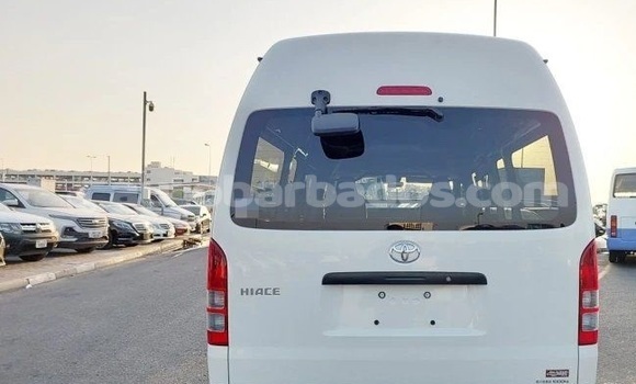 Buy Used Toyota Hiace White Car in Bridgetown in Barbados Buy Used Toyota Hiace White Car in Bridgetown in Barbados