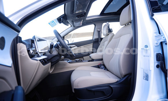 Buy Used Kia Sportage White Car in Bridgetown in Barbados Buy Used Kia Sportage White Car in Bridgetown in Barbados