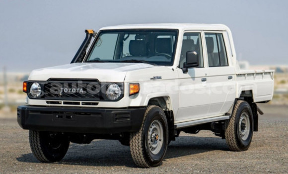 Buy Used Toyota Land Cruiser White Car in Bridgetown in Barbados