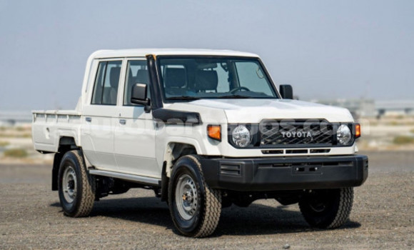 Buy Used Toyota Land Cruiser White Car in Bridgetown in Barbados Buy Used Toyota Land Cruiser White Car in Bridgetown in Barbados