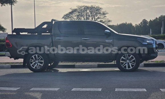 Buy Used Toyota Hilux Green Car in Import - Dubai in Barbados Buy Used Toyota Hilux Green Car in Import - Dubai in Barbados