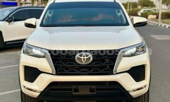 Buy Used Toyota Fortuner White Car in Bridgetown in Barbados Buy Used Toyota Fortuner White Car in Bridgetown in Barbados