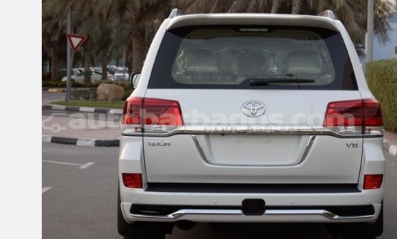 Buy Used Toyota Land Cruiser White Car in Bridgetown in Barbados Buy Used Toyota Land Cruiser White Car in Bridgetown in Barbados