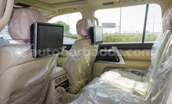 Buy Used Toyota Land Cruiser White Car in Bridgetown in Barbados Buy Used Toyota Land Cruiser White Car in Bridgetown in Barbados