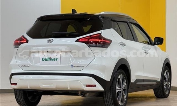 Buy Used Nissan Kix White Car in Bridgetown in Barbados Buy Used Nissan Kix White Car in Bridgetown in Barbados