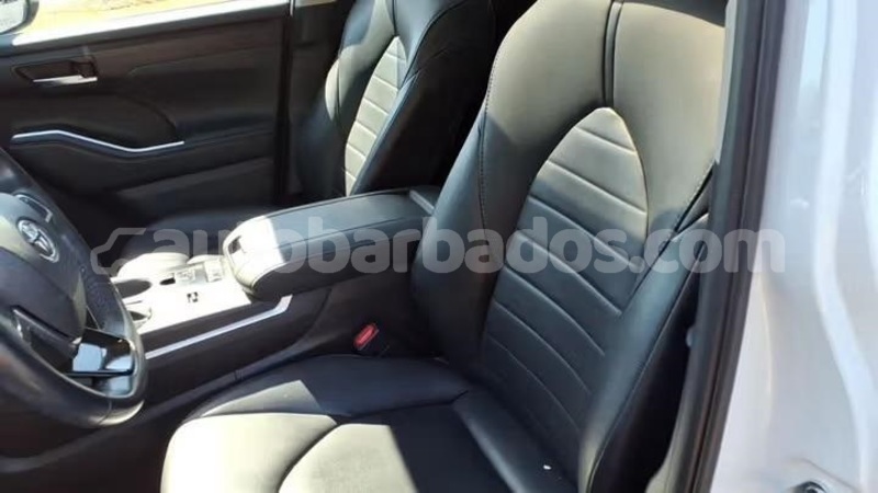 Big with watermark toyota highlander barbados bridgetown 4898